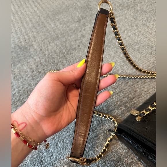 Pre-Loved Black Coach shoulder bag -Sold - Picture 7 of 11